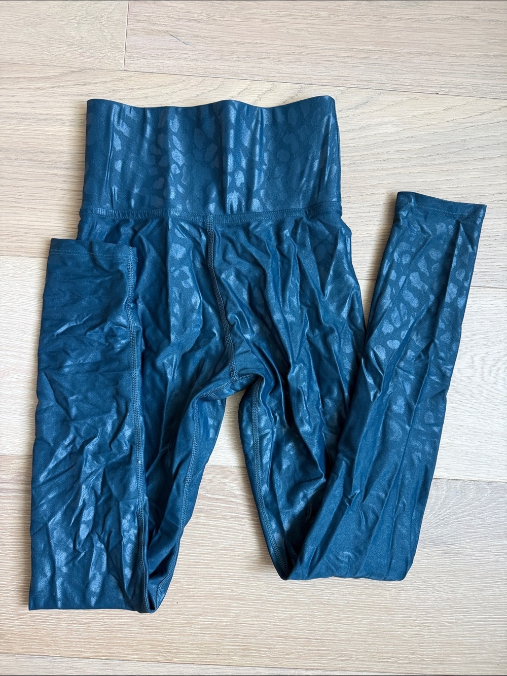 Carbon38 Carbon38 High Rise Full-Length Legging in Takara Shine leopard print